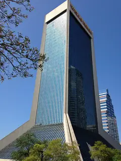 1 Independent Square