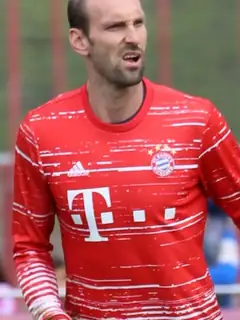Tom Starke