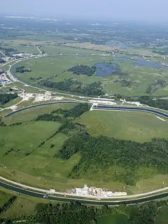 Particle accelerator