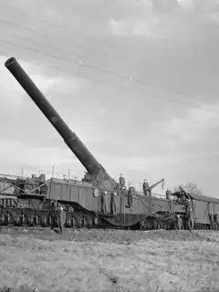 BL 18-inch railway howitzer