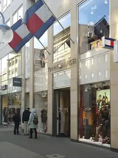Tommy Hilfiger