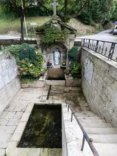 Fontaine Notre-Dame-du-Roncier