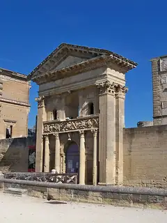 Château de La Tour-d'Aigues